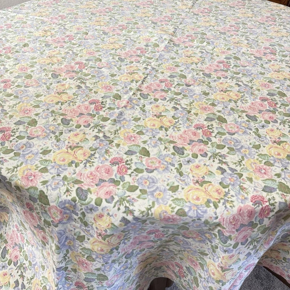 Vintage Laura Ashley Oval Tablecloth Cottagecore Floral Rose Chintz 76 x 56 - Picture 15 of 16